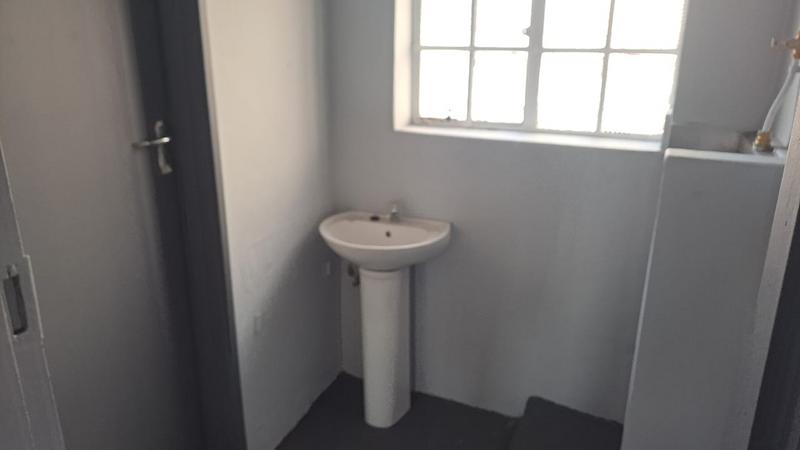 To Let commercial Property for Rent in Korsten Eastern Cape